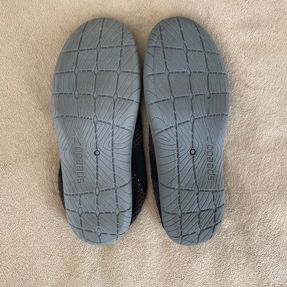 Speedo water shoes